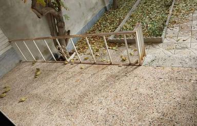 رهن واجاره طبقه همکف حیاط ویلایی شهرک