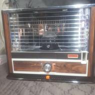 یک عدد بخاری نفتی اصل ژاپن نو آکبند قدمت 40 ساله با کارتون