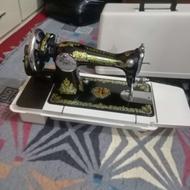 چرخ خیاطی سالمه سالم حتی یک بار استفاده نشده