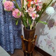 گل های مصنوعی با گلدان