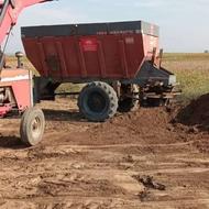 کود (پهن) پاش دامی برای مزرعه و بستان ردیفی