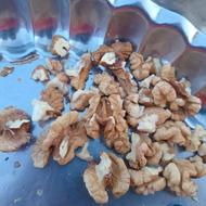 گردو بسیار چرب و فوق العاده