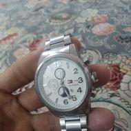 فروشی یک عدد ساعت ضدآب