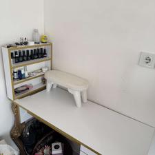 فروش فوق العاده میز و قفسه لاک ژل و لوازم ناخن