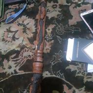 تسبیع وعصا گندکاری. چهره هنرمندان وشاعران ایرانی و وان یکاد