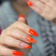 مدل برای ناخن هزینه مواد گرفته میشود