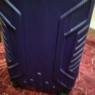 چمدان مناسب جهیزیه و کادو ،نایلون روی دسته اش هست