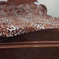 تخت خواب چوب گردو