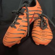 کتانی فوتبال بچگونه