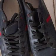 کفش مخصوص ورزشی