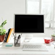 استخدام خانم مسلط به کامپیوتر و اینترنت