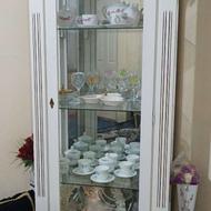 بوفه سالم و تمیز به علت جای تنگ به فروش گذاشتم