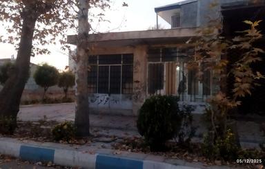 مغازه تجاری بر بلوار اصلی