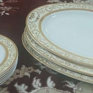 یک سرویس 12 نفره چینی زرین نو
