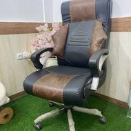 صندلی اداری شیک در حد نو