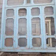 دوعددپنجره چوبی