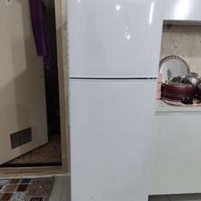 یخچال نو فقط یک سال کار کرده