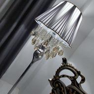 آباژور کنار سالنی