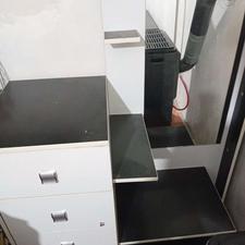 میز اینه دارد