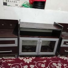 میز ارایش و پا تختی .