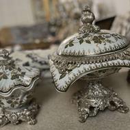 دو عدد ظرف دکوری جنس چینی بزرگ در دار