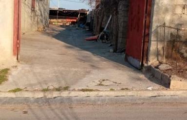 یک سرویس ساختمان دوخوابه همراه دامداری همت ابادقرقیز