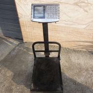 ترازوی دیجیتال تاشو