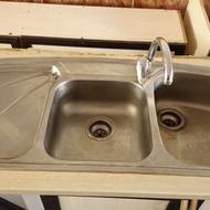 سینک ظرفشویی با کابینت و شیر