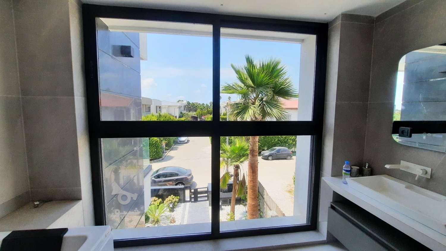 درب پنجره یو پی وی سی و آلومینیوم شیشه نرده پرده