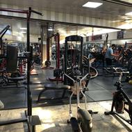 کارگر تمام وقت برای باشگاه بدنسازی