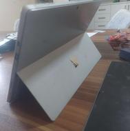 سرفیس 4 نمایشگر