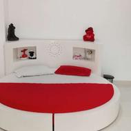 تخت خواب گرد زیبا با تشک سالم