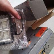 چراغ 24ولت هستش با 12ولت معاوضه میکنم