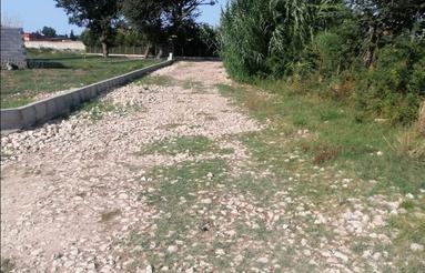 زمین داخل بافت دوبر، جاده ساحلی کنار پلاژ