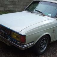 کف ماشین زیر صندلی عقب پوسیدگی داره