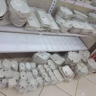 تعدادی ظروف چینی زیر قیمت فاکتور به دلیل نداشتن جا