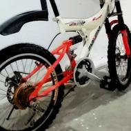 یک دستگاه دوچرخه جوانان کوهستانی ماکسیما رنگ سفید نارنجی