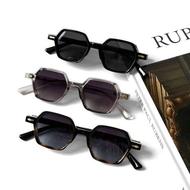 فروشنده برای فروشگاه عینک