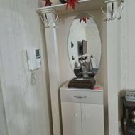 جاکفشی و آویز لباس