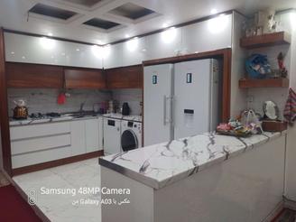 طبقه همکف حیاط داره ولی مشترک نیست