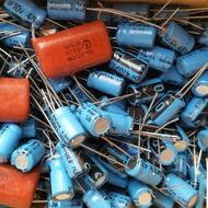 خازن های سرامیک و الکترولیت