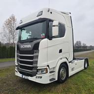 واردات و ترخیص انواع کشنده های اروپایی