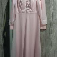 لباس کاملا نو و سالم هست از سایز 36 تا 40میخوره کمربند داره