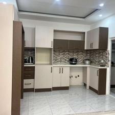 آپارتمان 100 متری ، 2 خواب ، در خیابان هراز