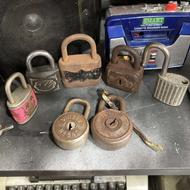 قفل قدیمی دوران شاه