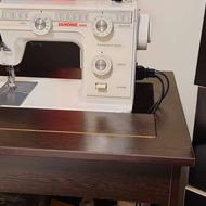 چرخ خیاطی ژانومه همراه با میز کار