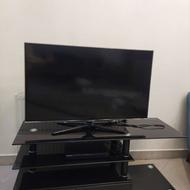 تلویزیون به همراه عینک سه بعدی ، میز تلویزیون، دی وی دی