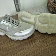 کتونی راحت و مناسب پیاده روی و ورزش