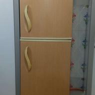 یخچال نیمە فریزر