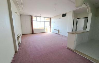 آپارتمان دوخوابه/سه طرف نور/ویوعالی/پارکینگ/انباری داخل ساخت